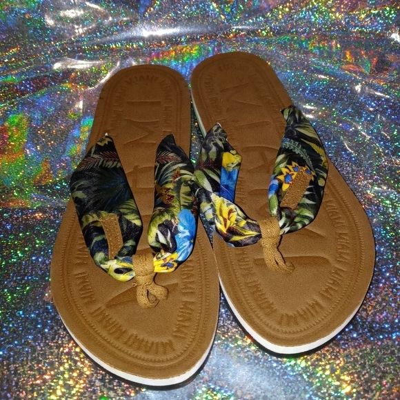 🎉Robin Ruth Miami Tropical Print Flip Flops - Picture 5 of 8